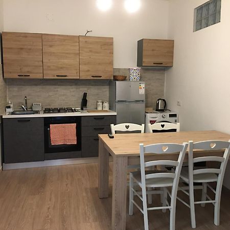 La Casa Nell'Antico Cortile Apartment คาตาเนีย ภายนอก รูปภาพ